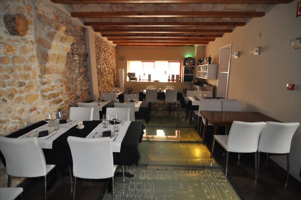 Restaurant & Rooms Cabrit Sant Mateu Exterior photo