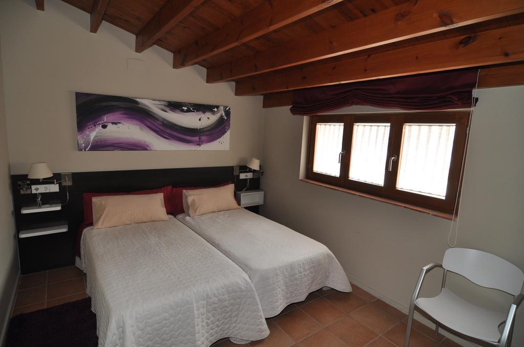 Restaurant & Rooms Cabrit Sant Mateu Room photo